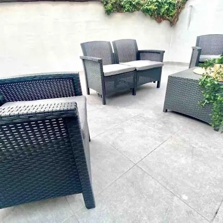Apartment Superbe Full Equipe Avec Cour Exterieur